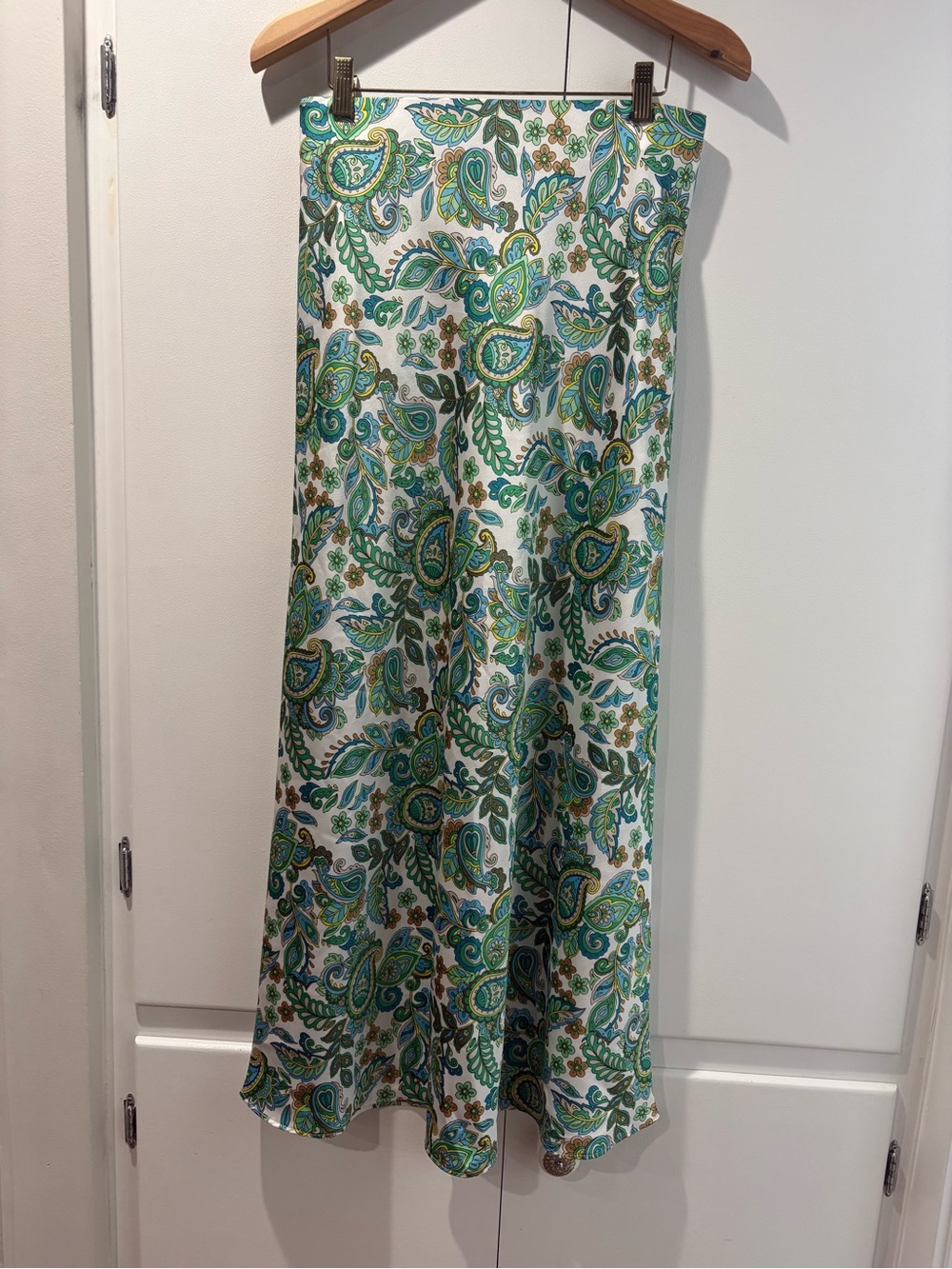 LOFT White Maxi Skirt with Green and Blue Paisley Print S - Picture 2 of 5